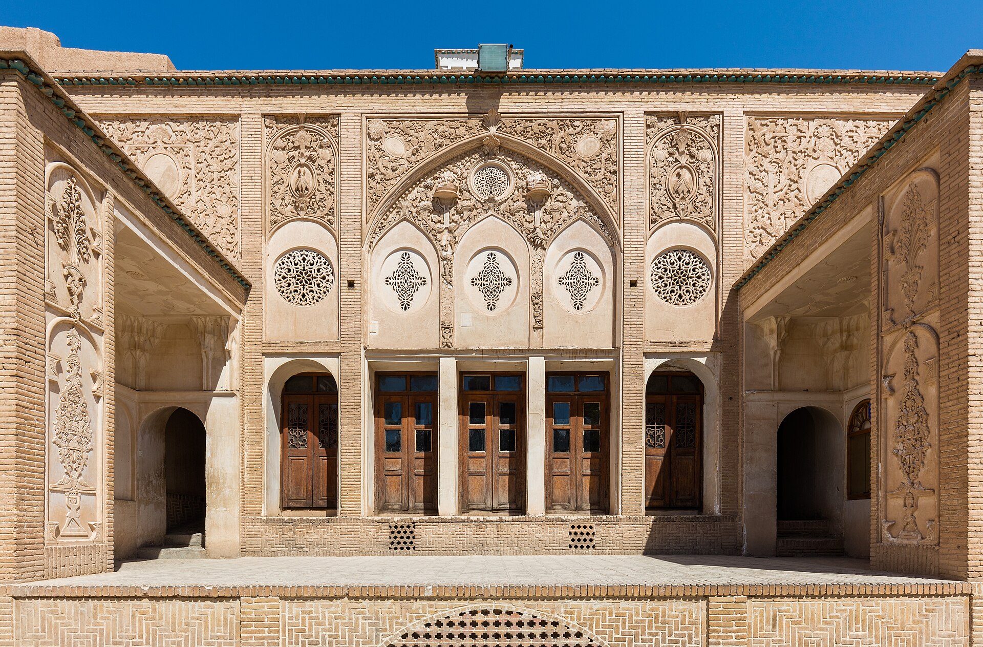 خانه بروجردی ها