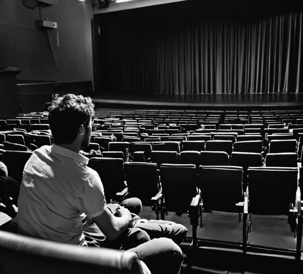 سینما ترس حصار