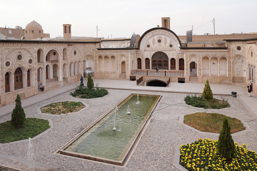 خانه طباطبایی ها