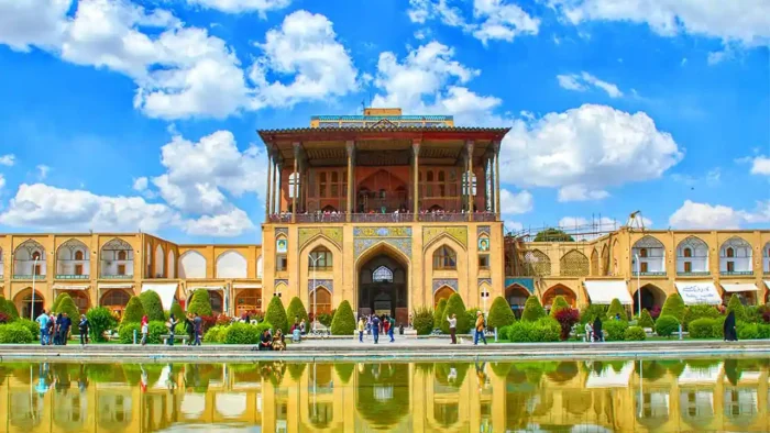 کاخ عالی قاپو اصفهان